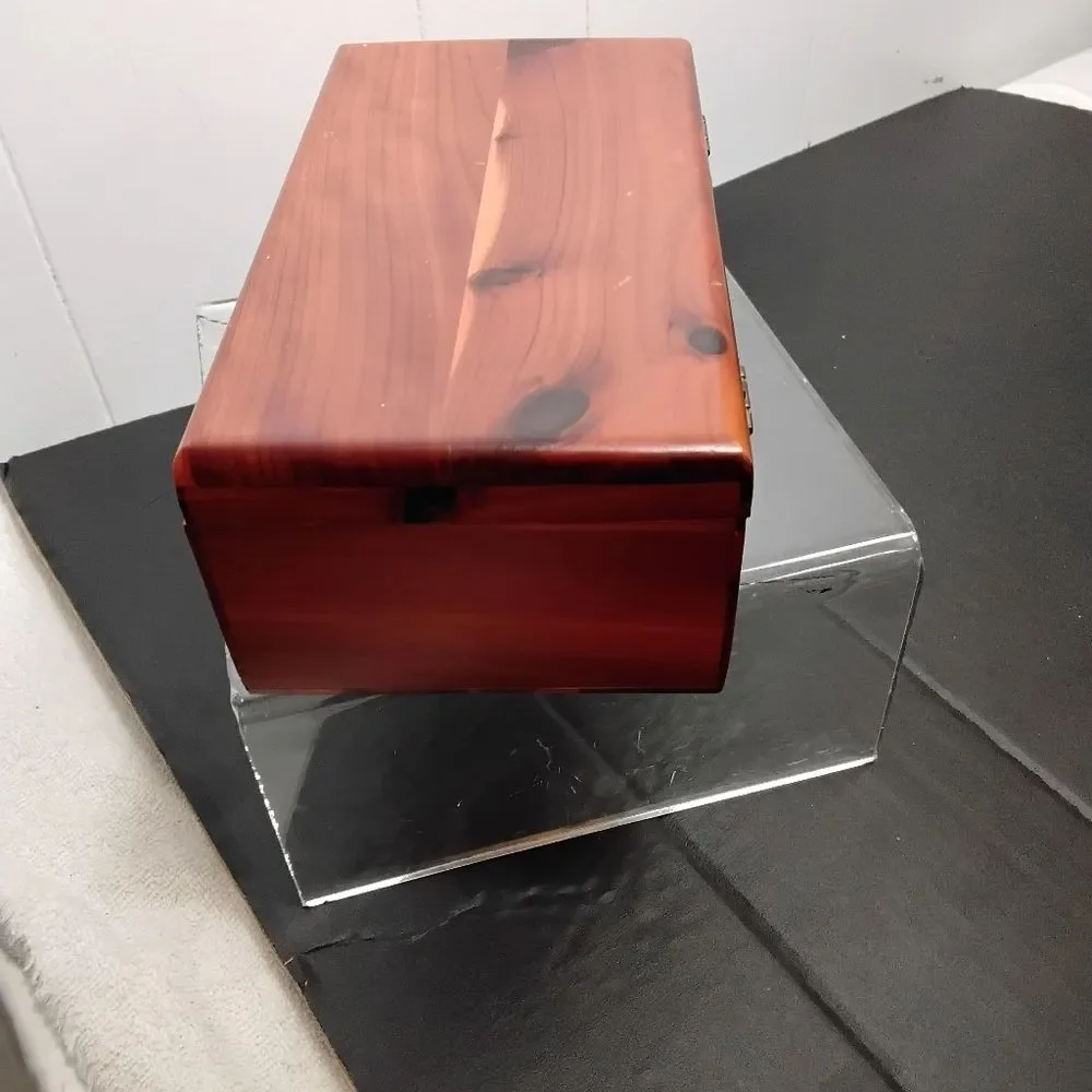 Small Lane Cedar Box  8.5 X 5  Sample box